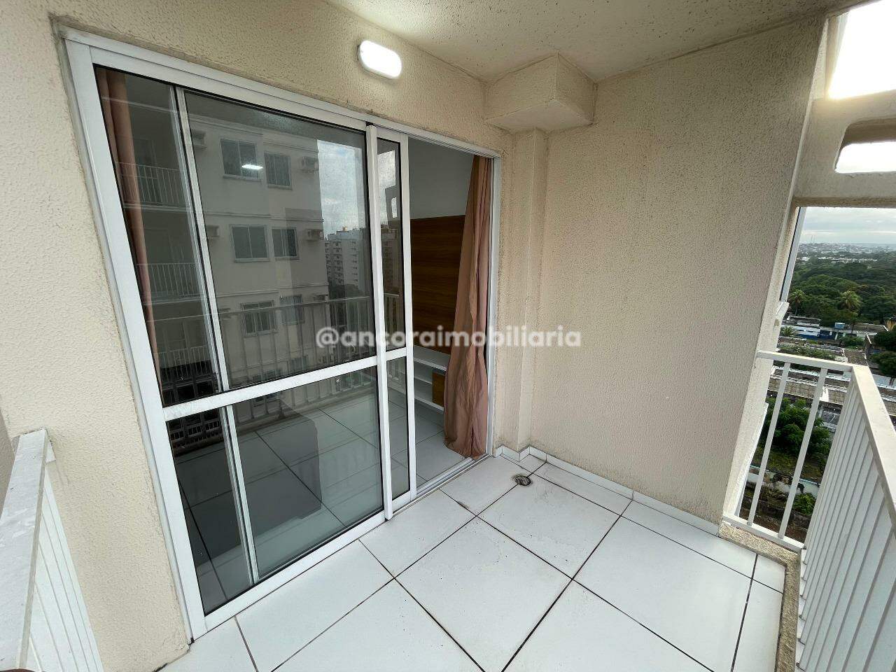 Apartamento para aluguel no Barro: 