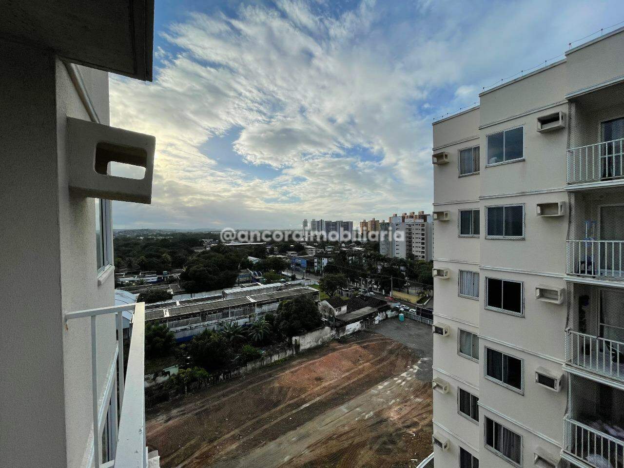 Apartamento para aluguel no Barro: 