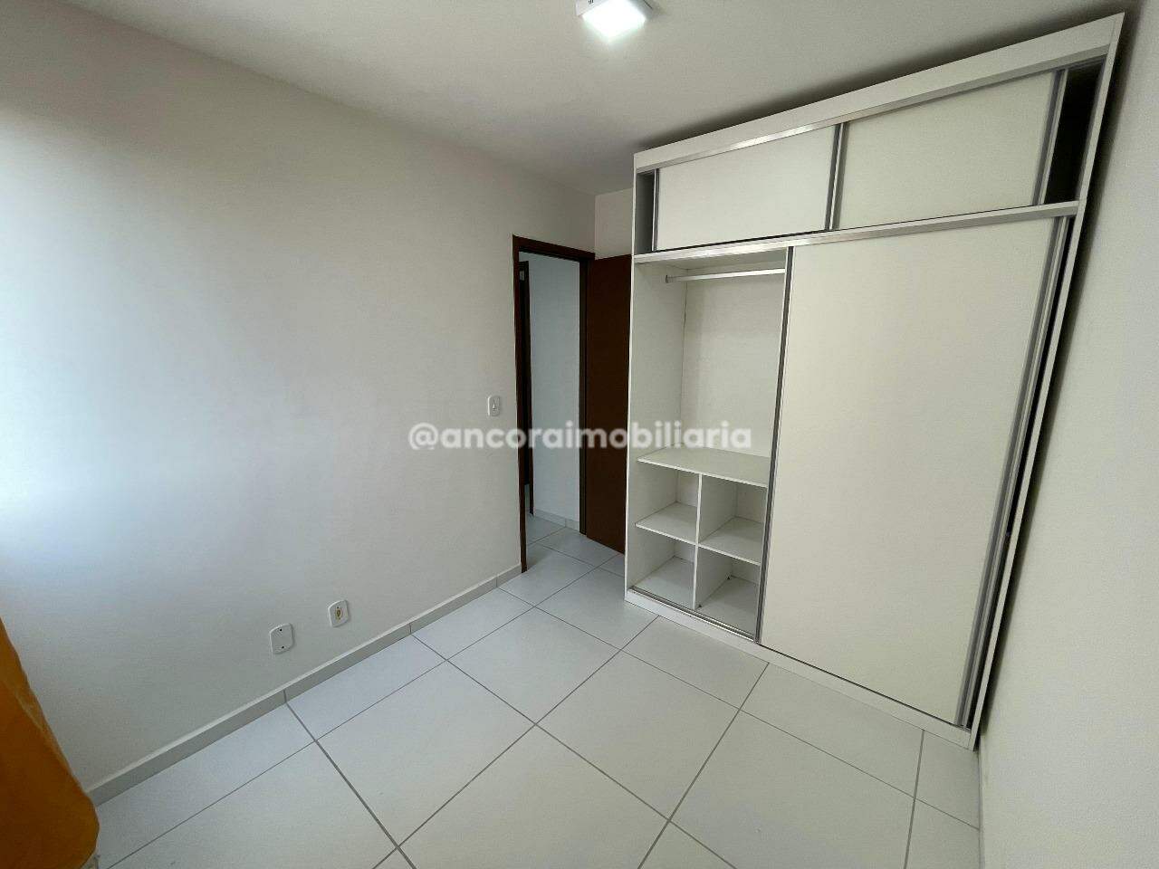Apartamento para aluguel no Barro: 