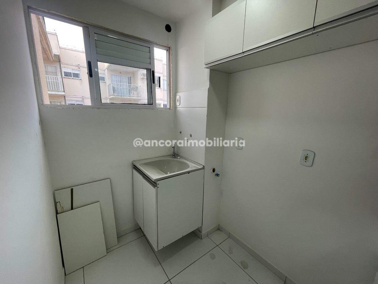 Apartamento para aluguel no Barro: 