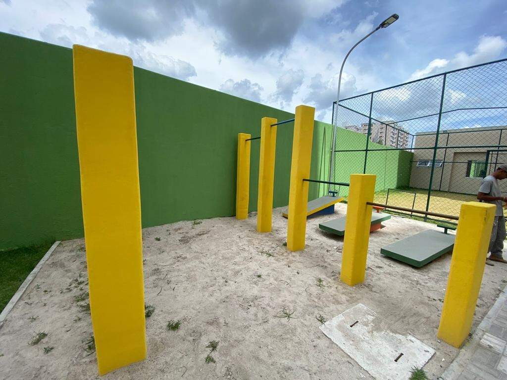 Apartamento para aluguel no Barro: 