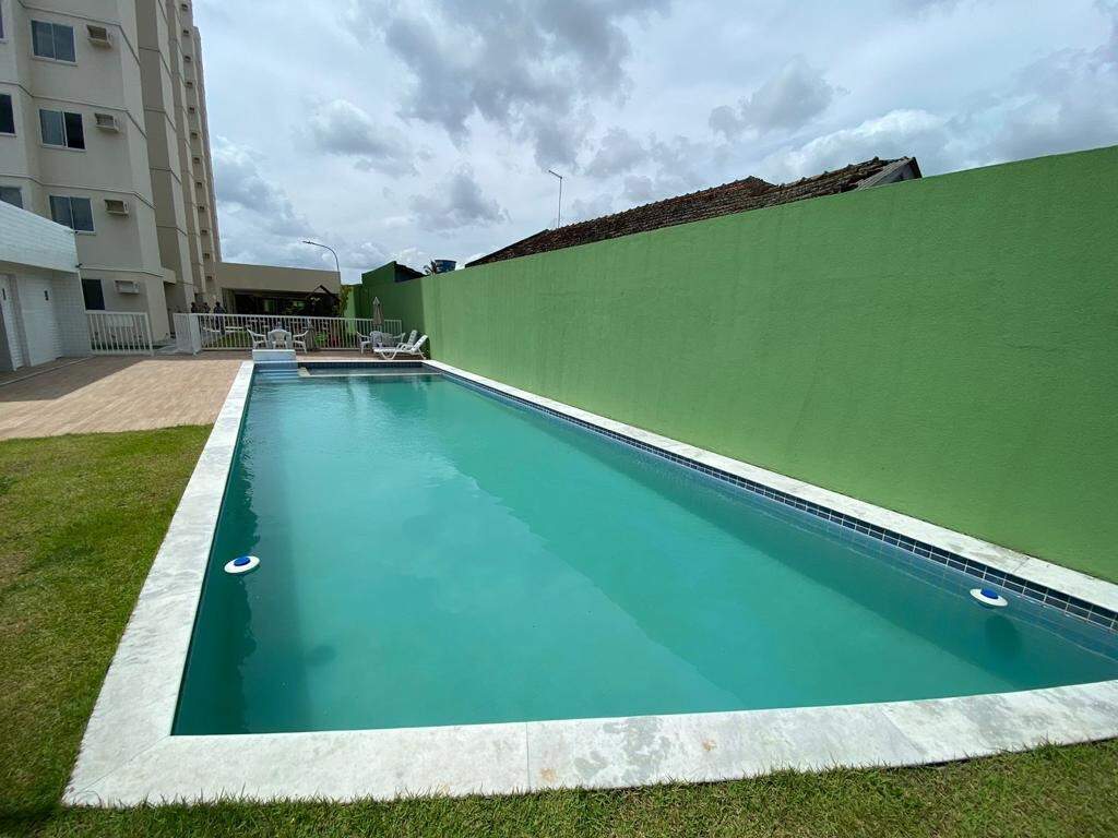 Apartamento para aluguel no Barro: 