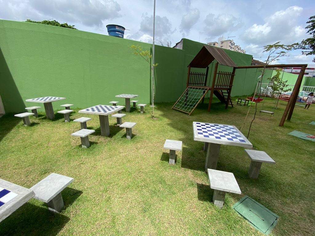 Apartamento para aluguel no Barro: 