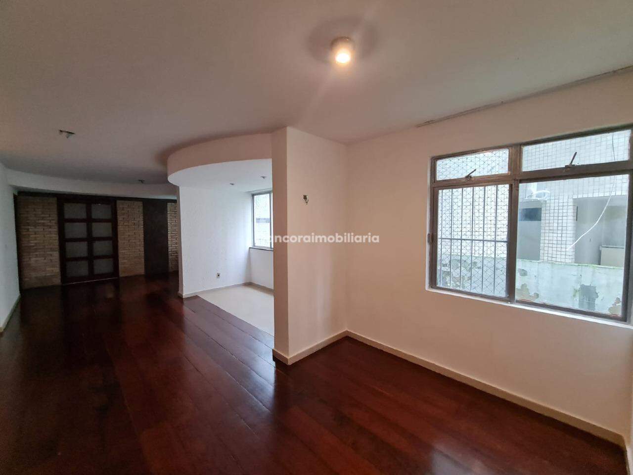 Apartamento à venda no Tamarineira: 