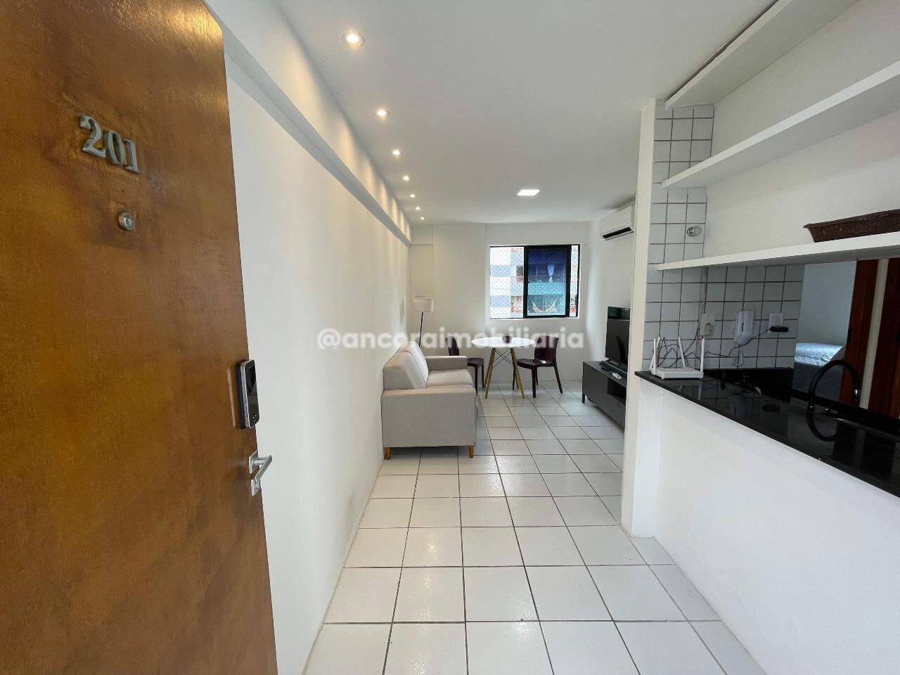 Apartamento para aluguel no Aflitos: 