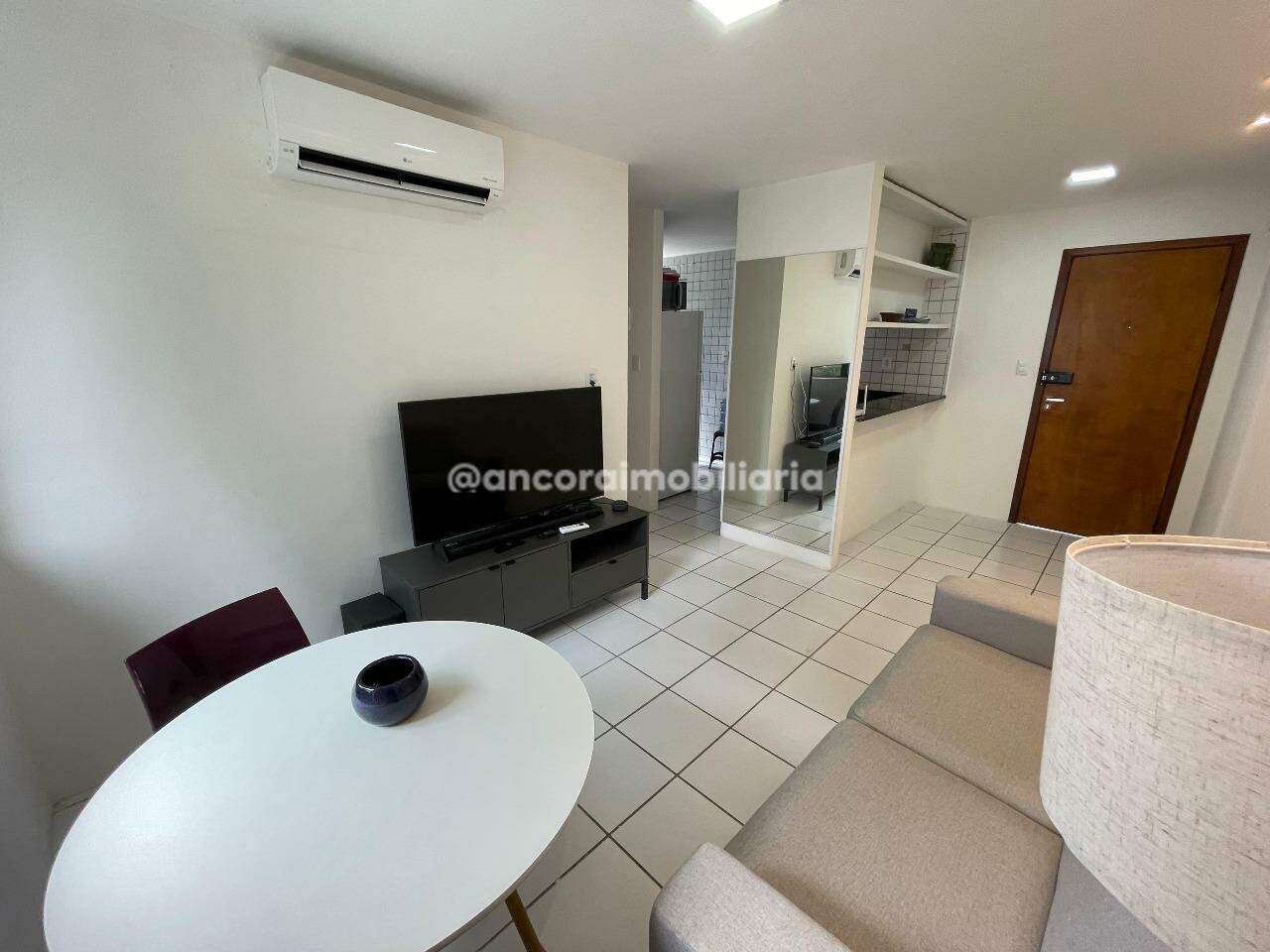 Apartamento para aluguel no Aflitos: 