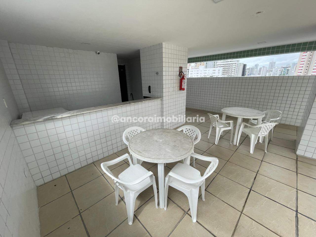 Apartamento para aluguel no Aflitos: 