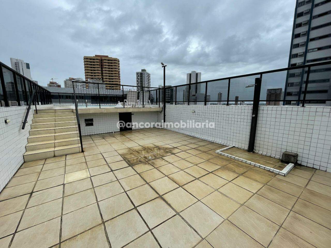 Apartamento para aluguel no Aflitos: 