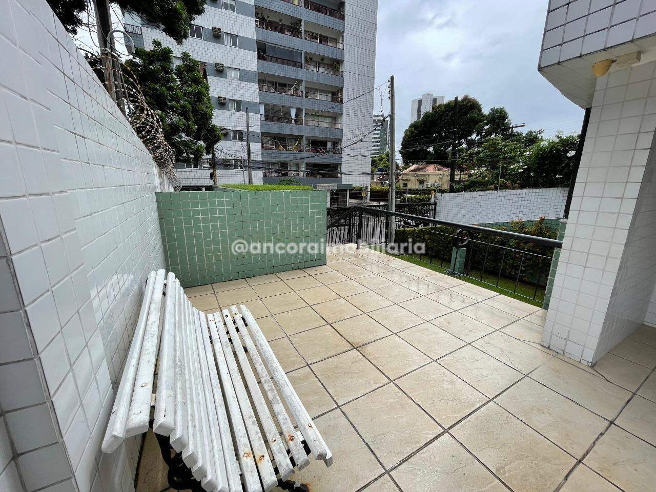 Apartamento para aluguel no Aflitos: 