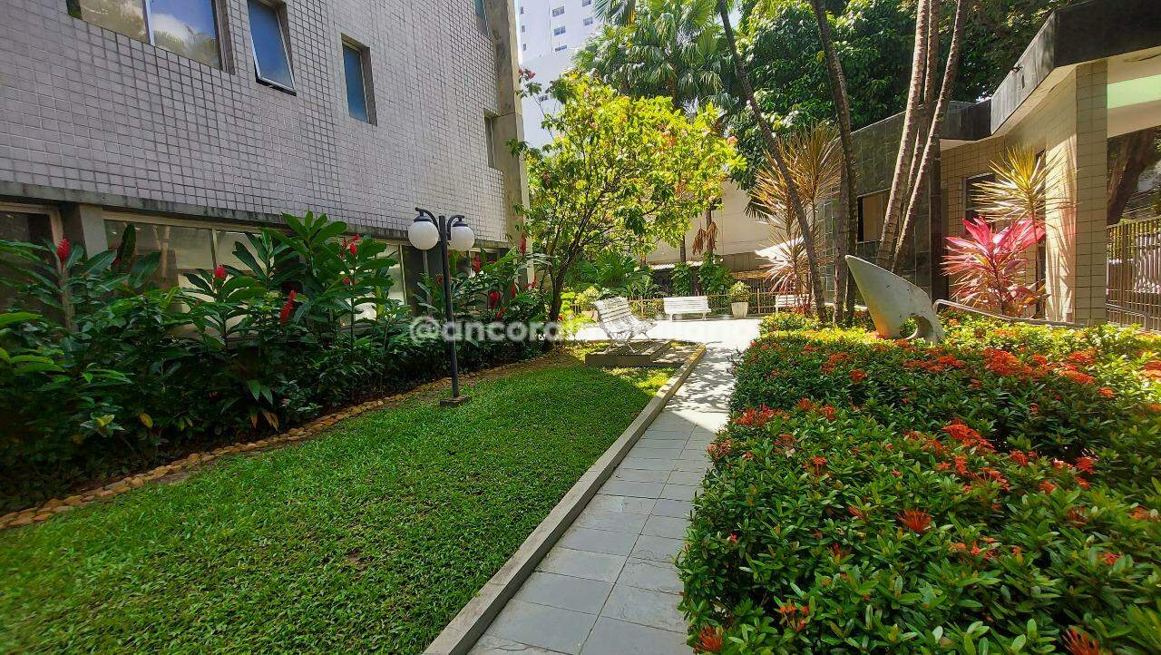 Apartamento à venda no Graças:
