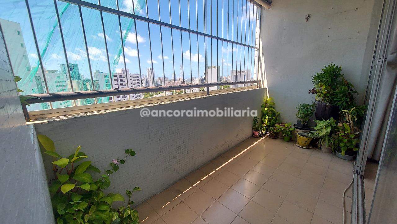 Apartamento à venda no Graças: