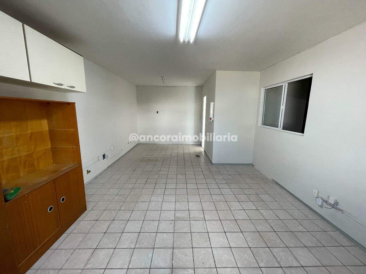 Sala para aluguel no Encruzilhada: 