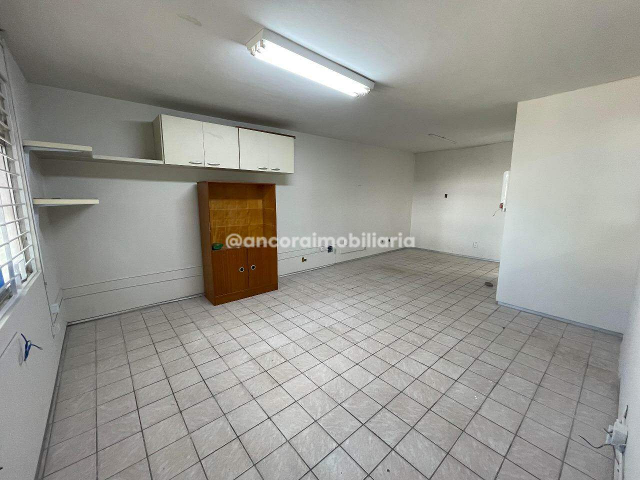 Sala para aluguel no Encruzilhada: 