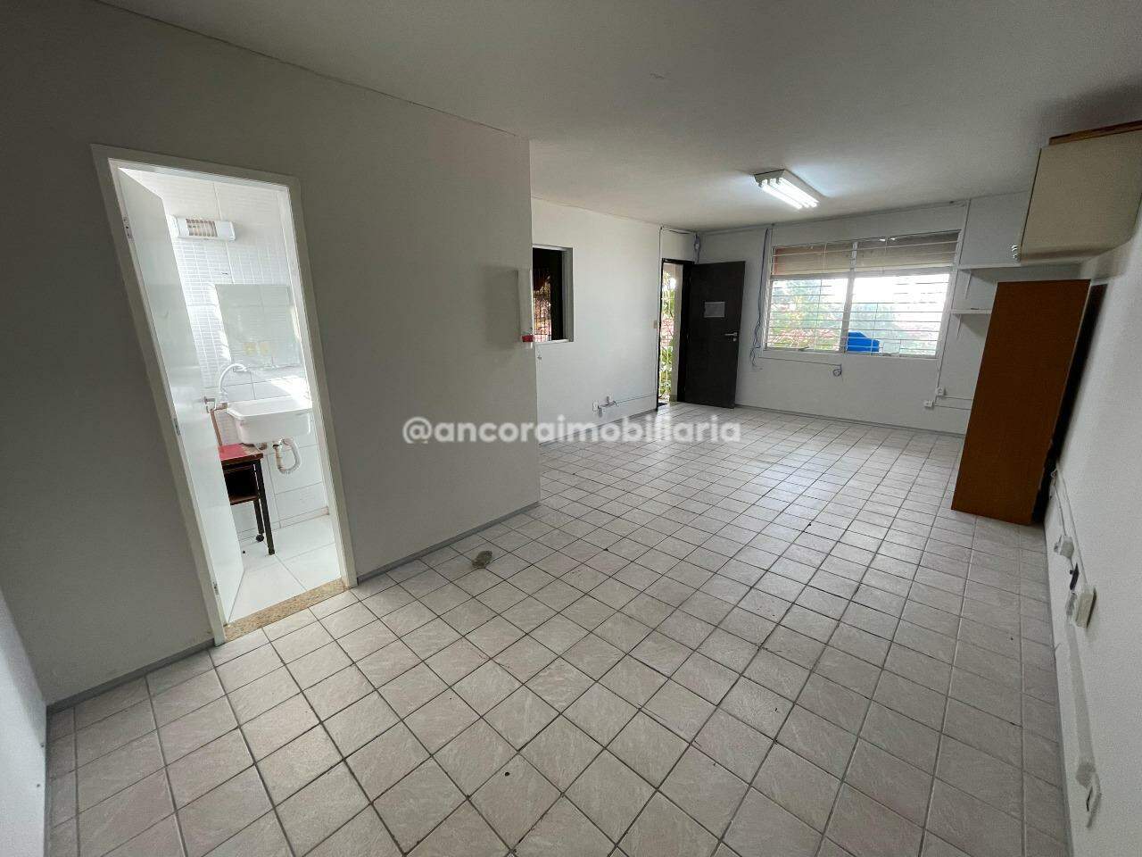 Sala para aluguel no Encruzilhada: 