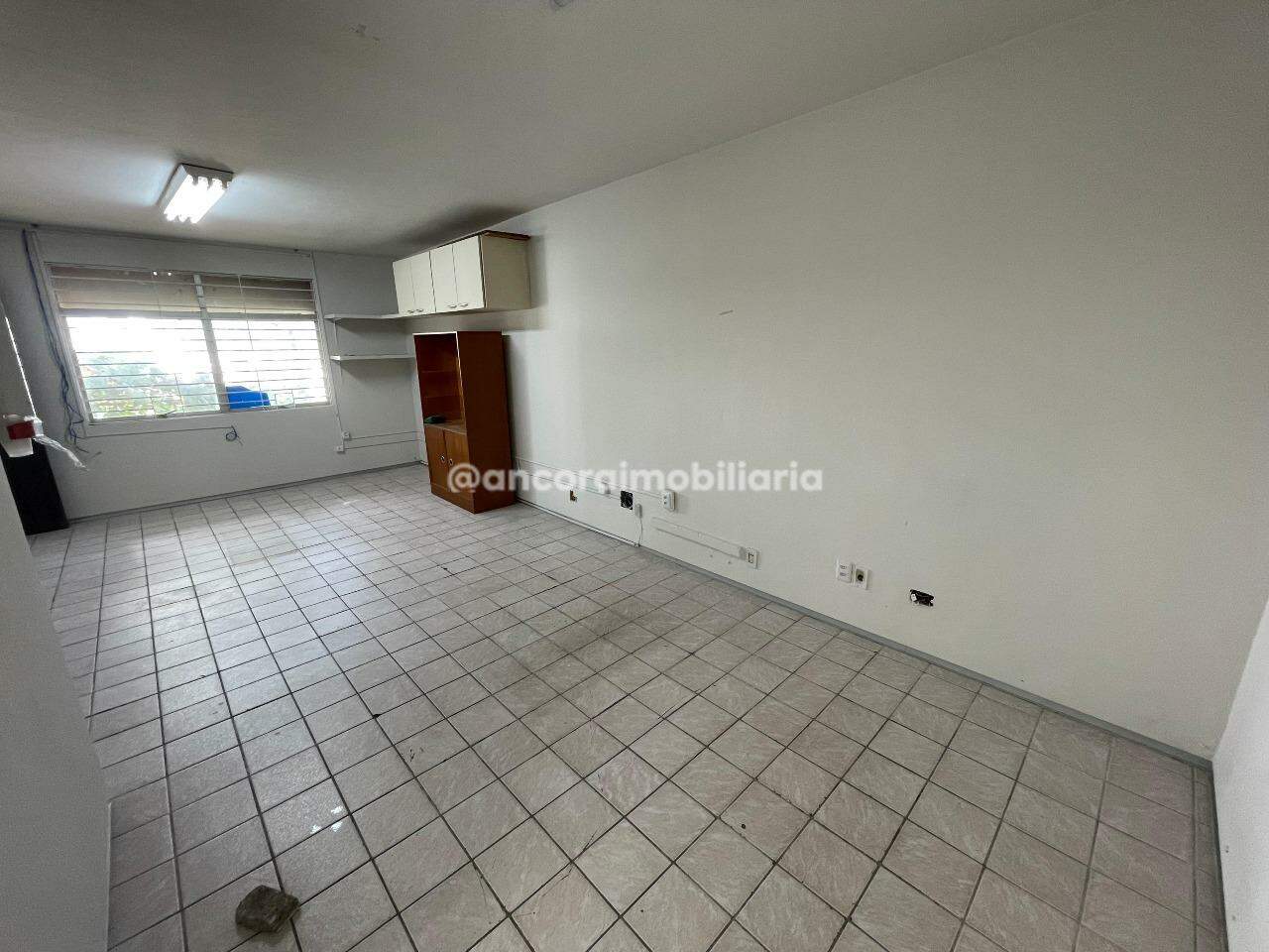Sala para aluguel no Encruzilhada: 