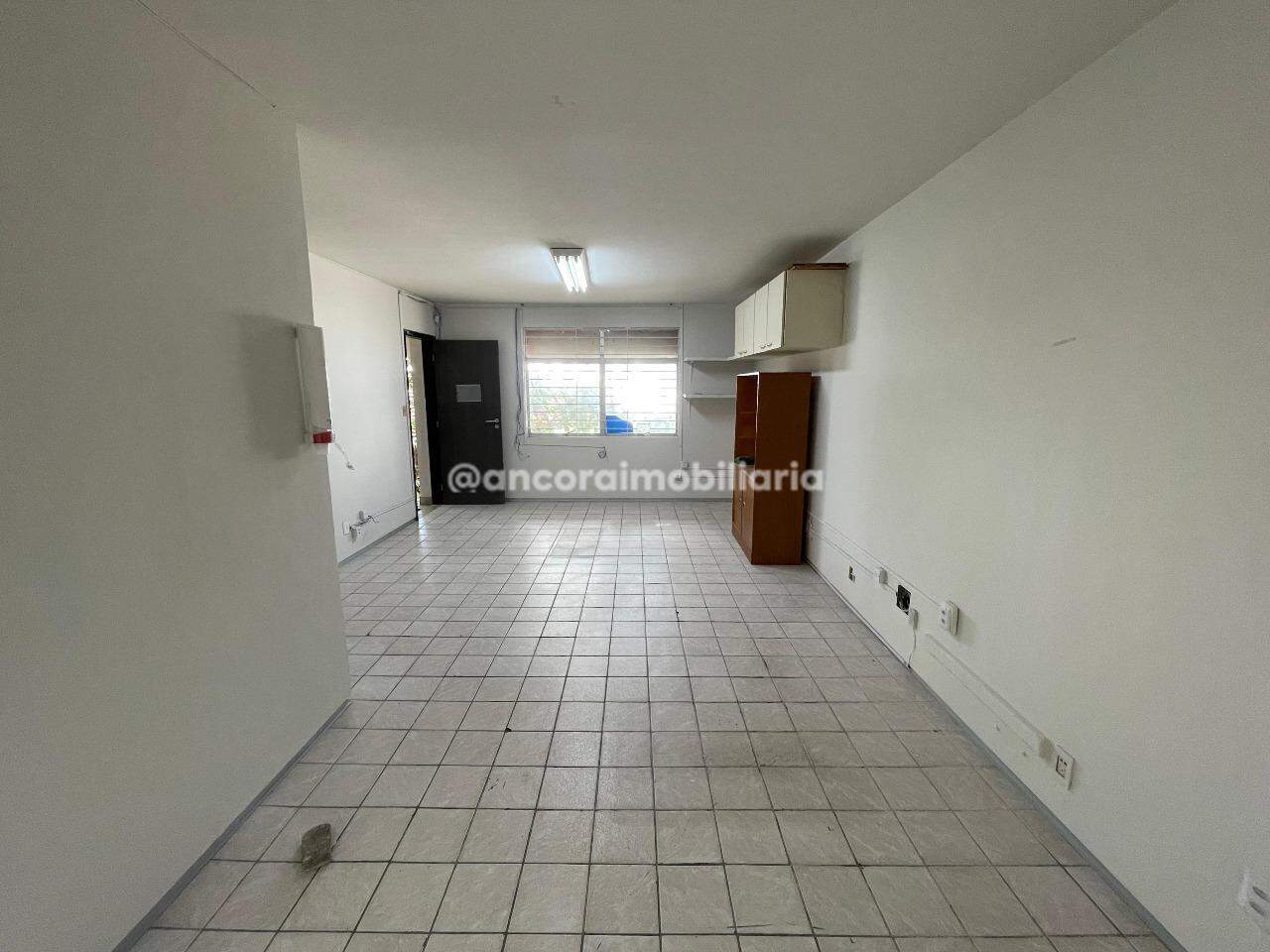 Sala para aluguel no Encruzilhada: 