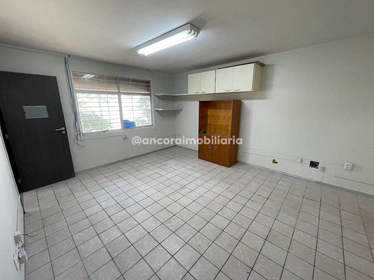 Sala para aluguel no Encruzilhada: 