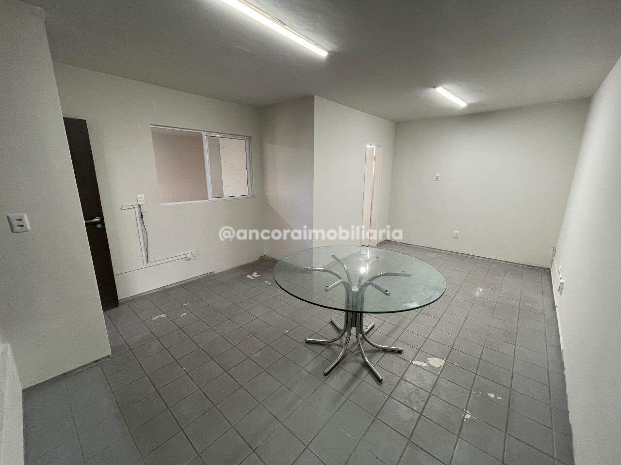 Sala para aluguel no Encruzilhada: 