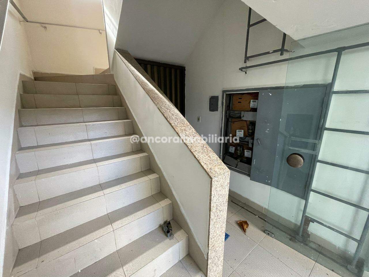 Sala para aluguel no Encruzilhada: 