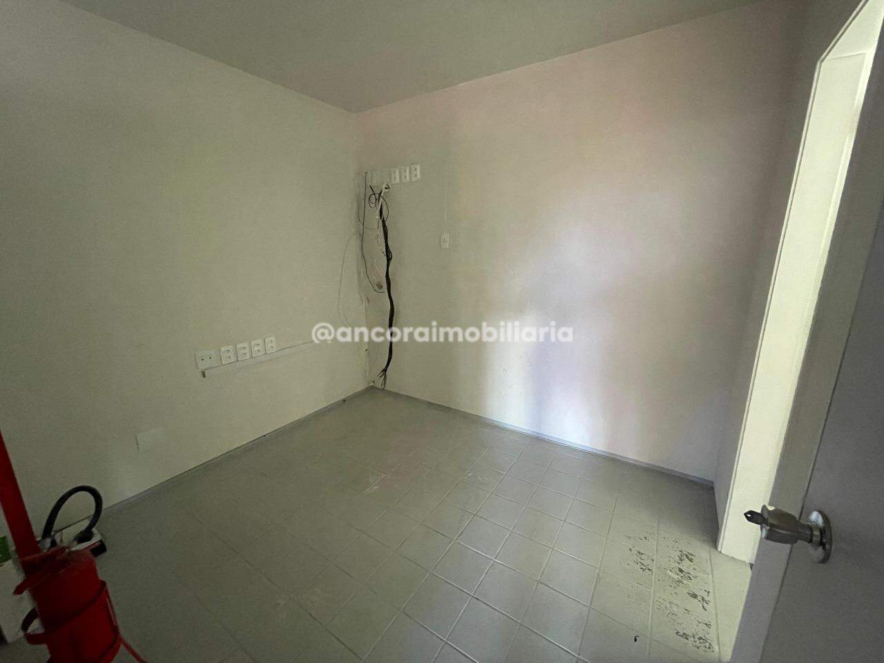 Sala para aluguel no Encruzilhada: 