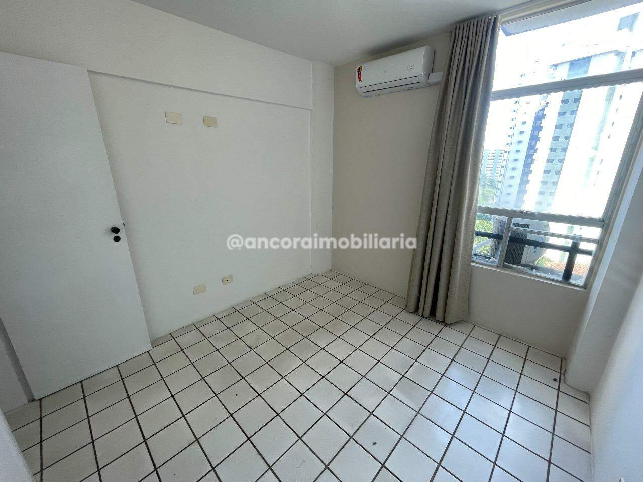 Apartamento para aluguel no Espinheiro: 