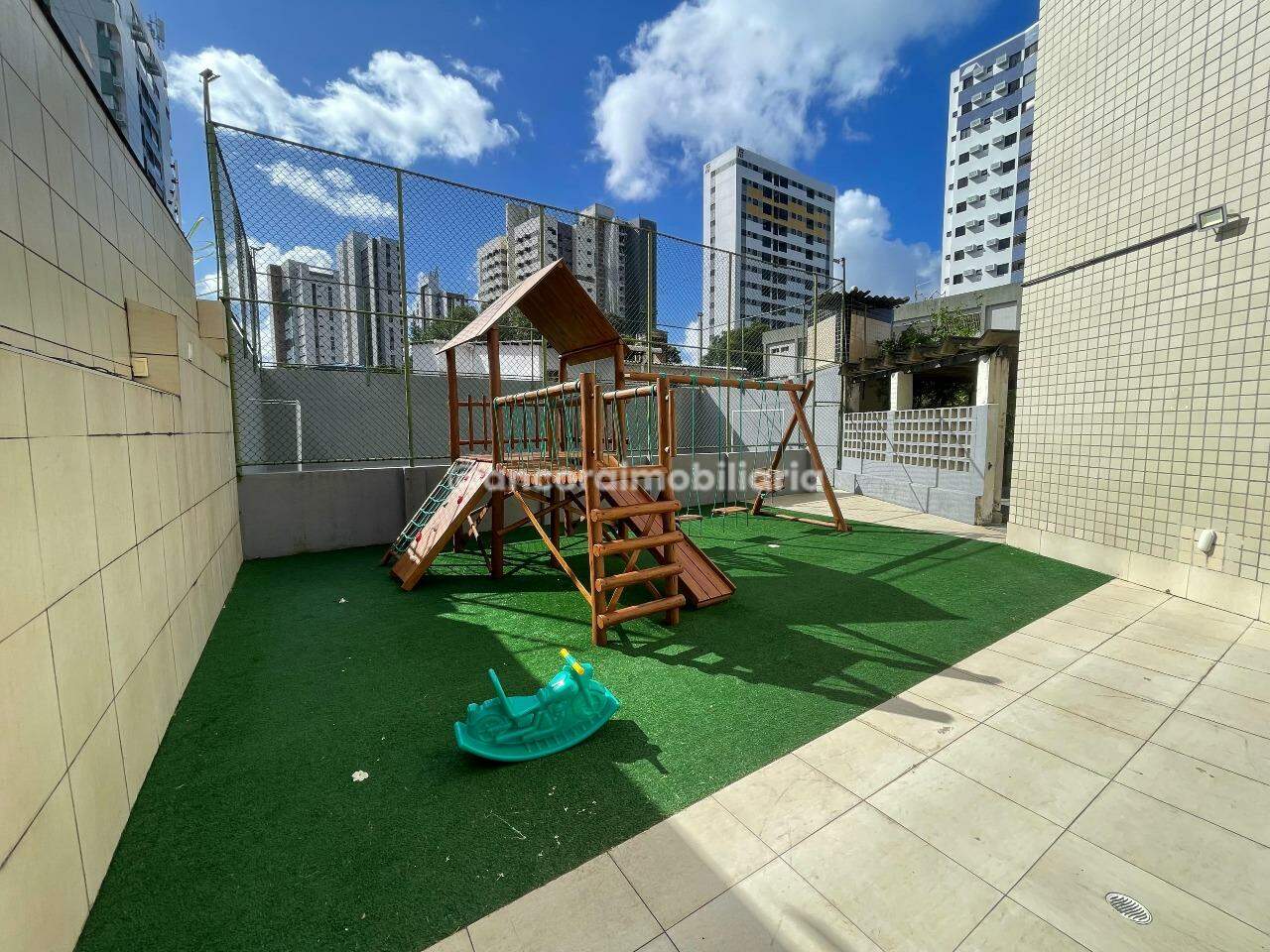 Apartamento para aluguel no Espinheiro: 