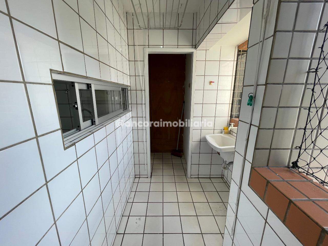 Apartamento para aluguel no Espinheiro: 