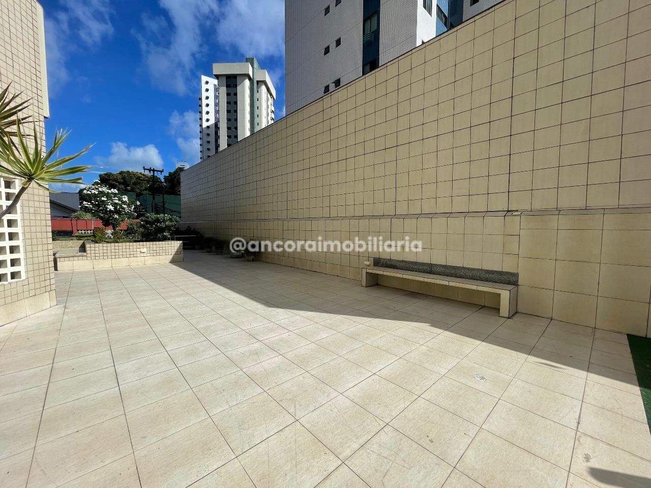Apartamento para aluguel no Espinheiro: 
