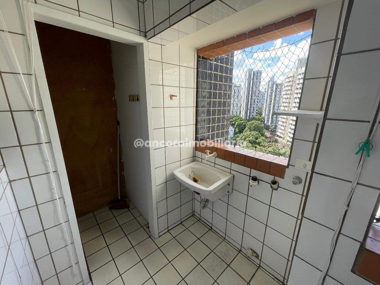 Apartamento para aluguel no Espinheiro: 