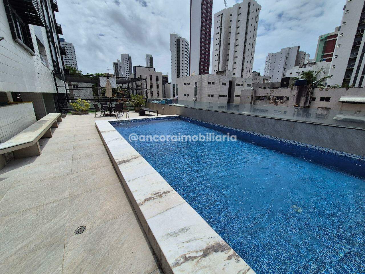 Apartamento à venda no Boa Viagem: Piscina