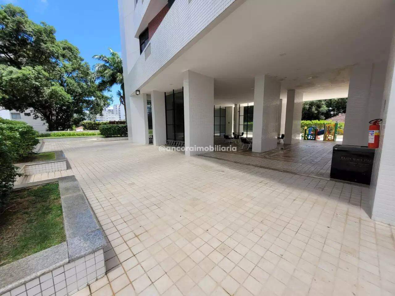 Apartamento à venda no Graças: 