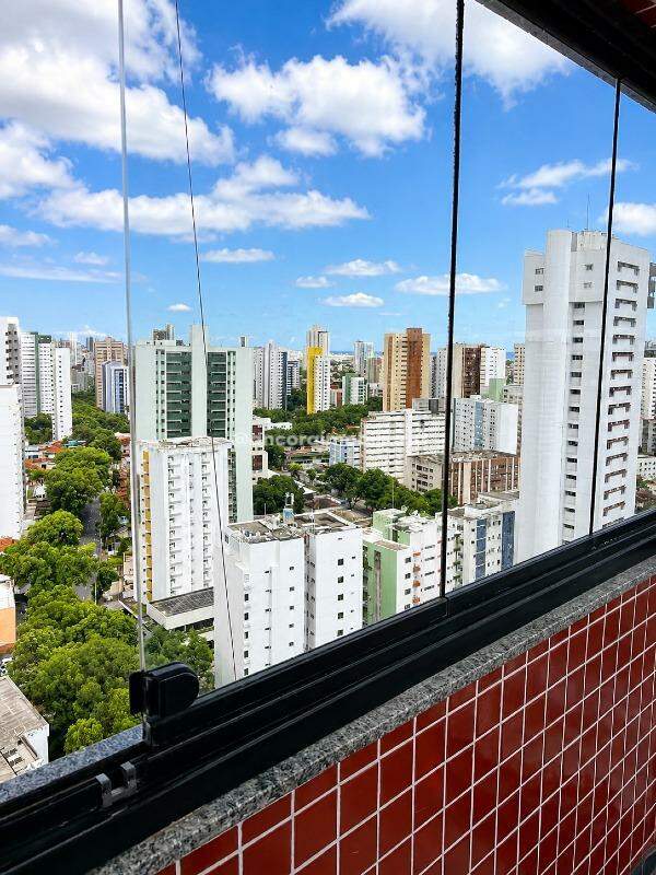Apartamento à venda no Graças: 