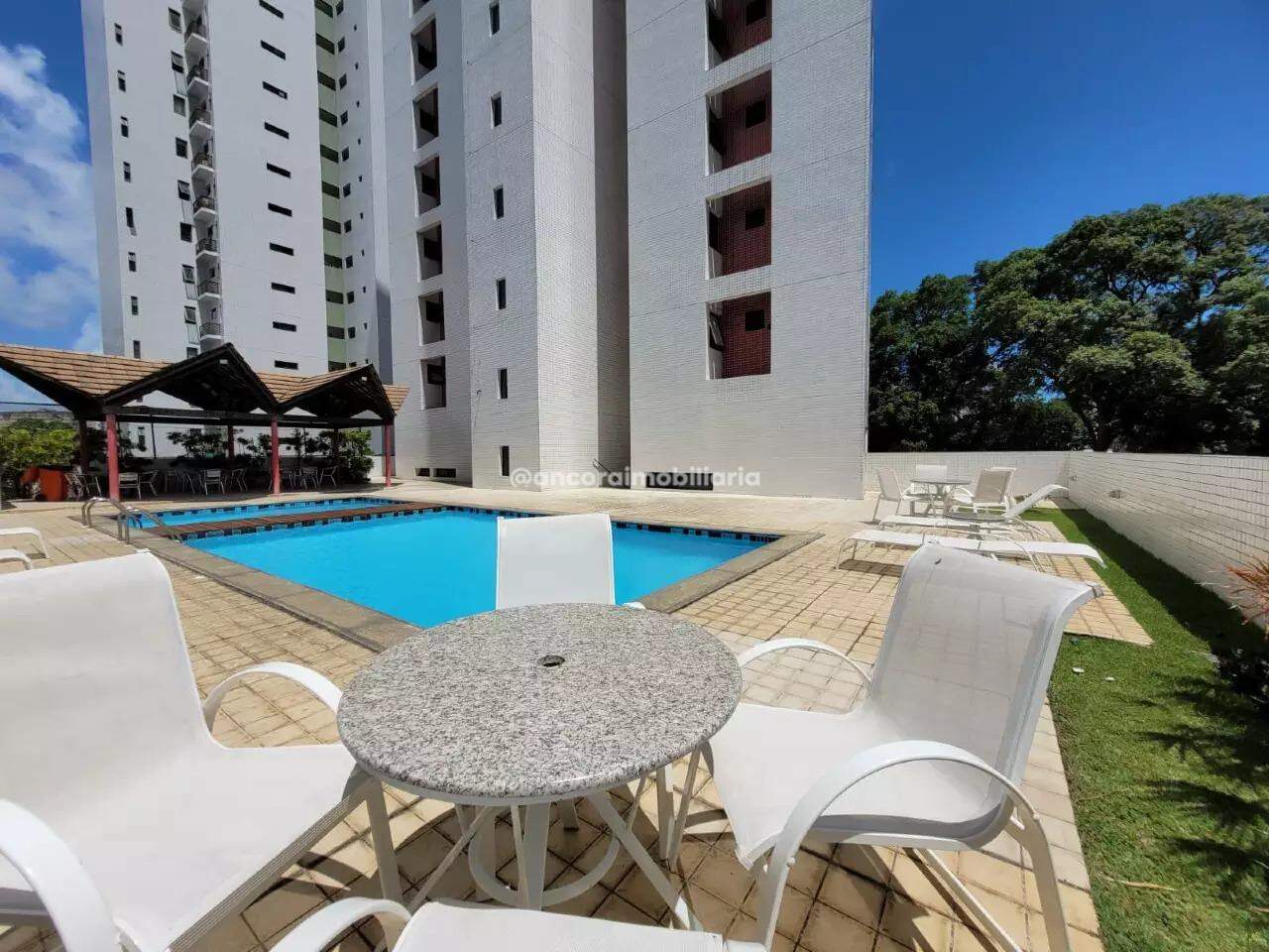 Apartamento à venda no Graças: 