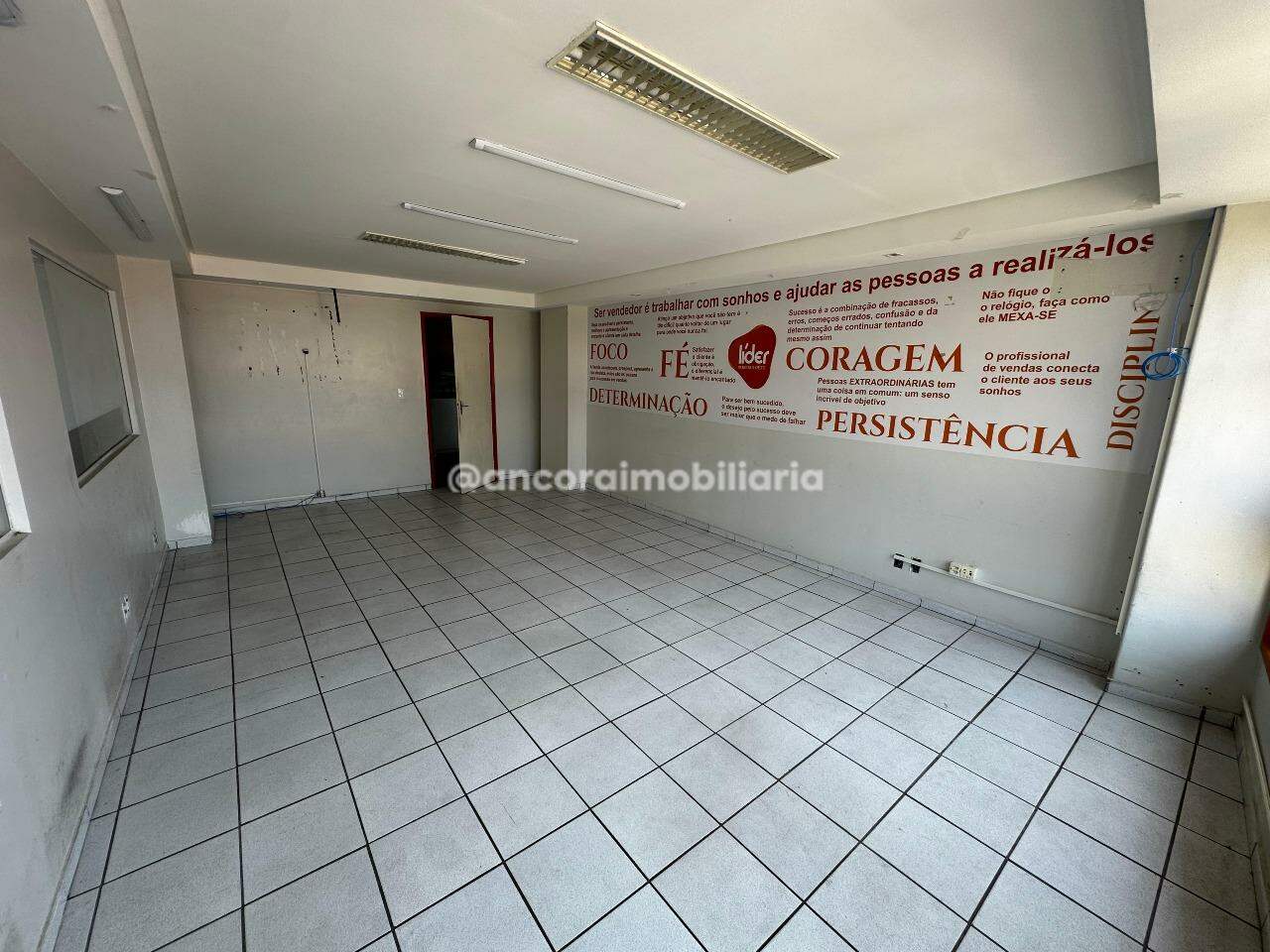 Sala para aluguel no Santo Antonio: 