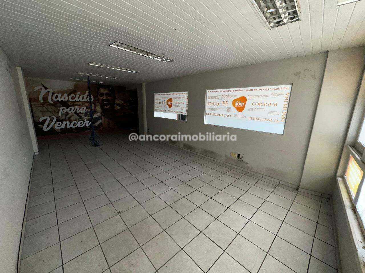 Sala para aluguel no Santo Antonio: 