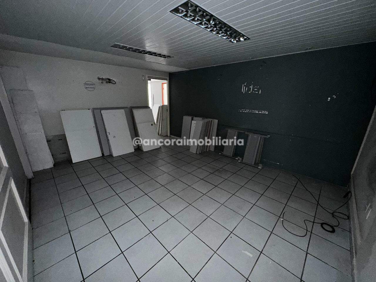 Sala para aluguel no Santo Antonio: 