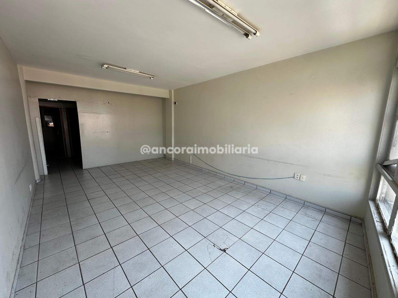 Sala para aluguel no Santo Antonio: 