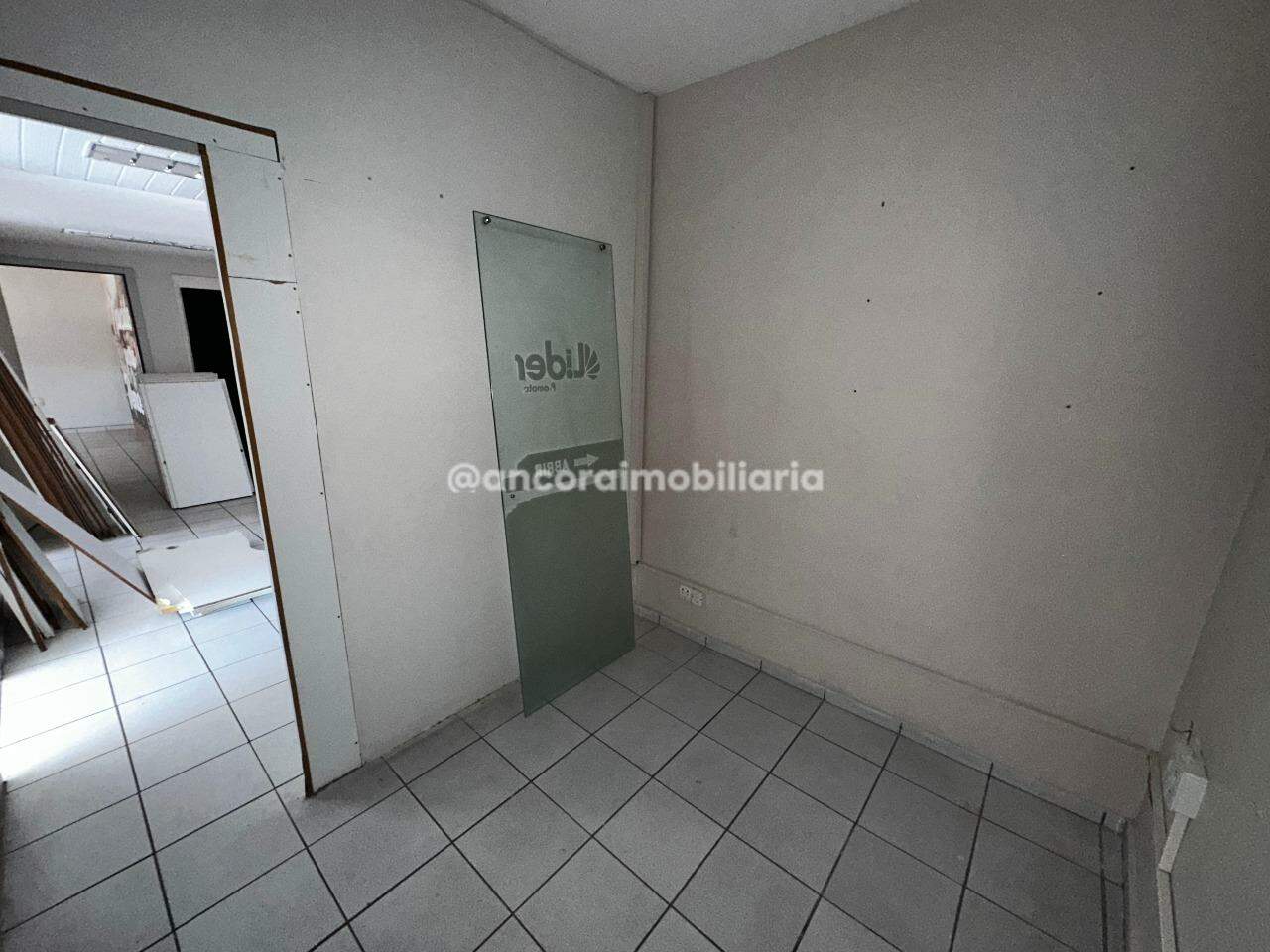 Sala para aluguel no Santo Antonio: 