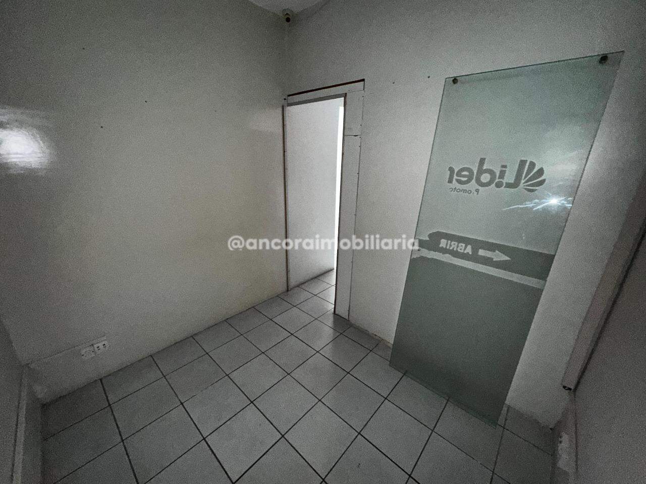 Sala para aluguel no Santo Antonio: 