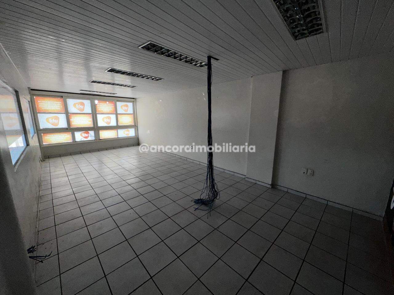 Sala para aluguel no Santo Antonio: 