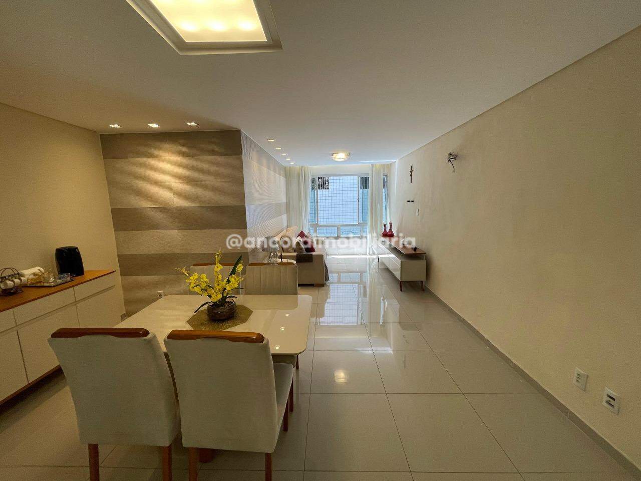 Apartamento para aluguel no Aflitos: 