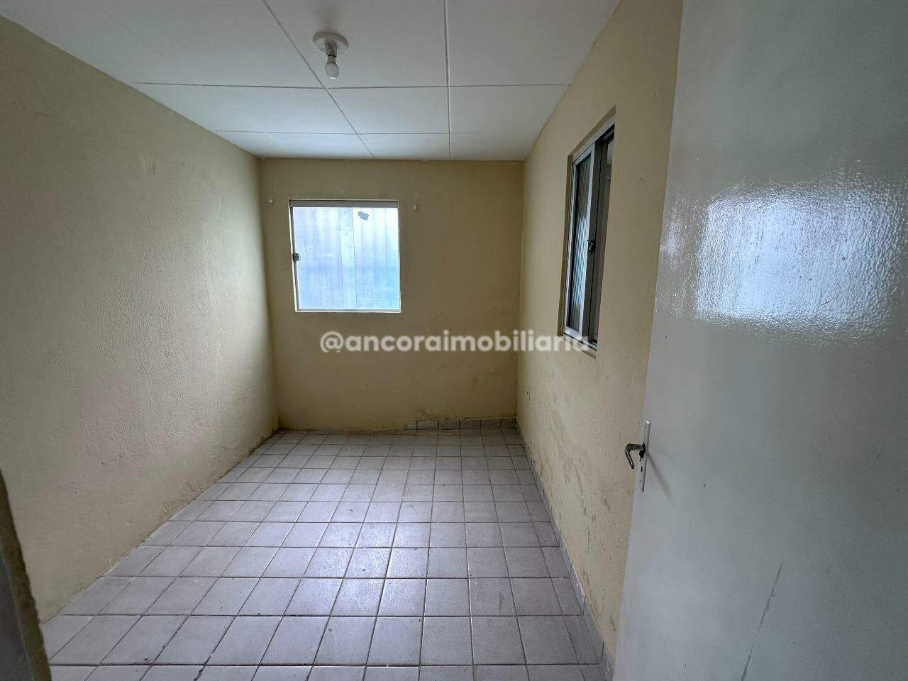 Casa para aluguel no Cordeiro: 
