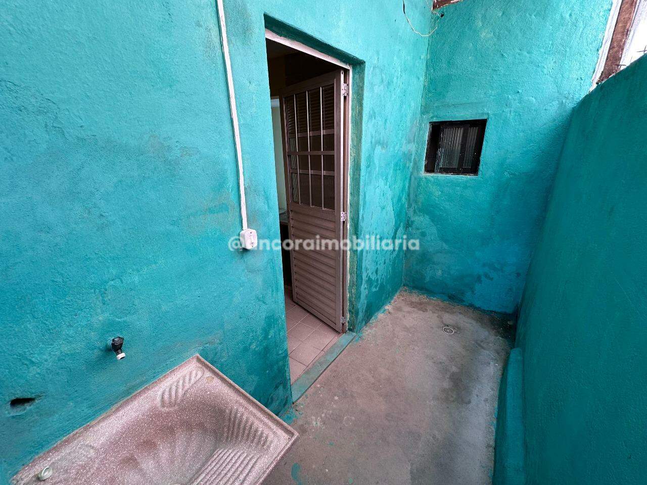Casa para aluguel no Cordeiro: 