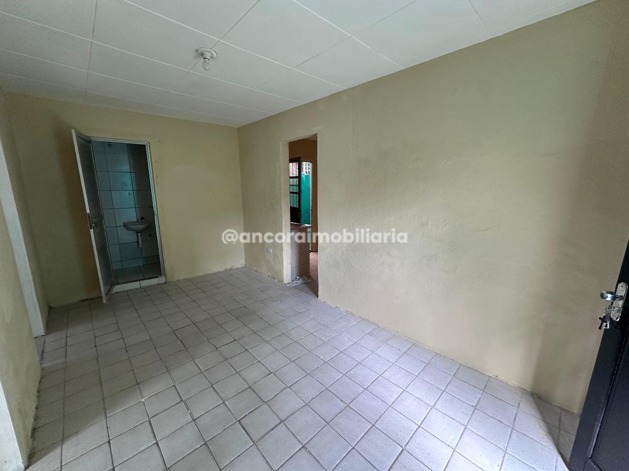 Casa para aluguel no Cordeiro: 
