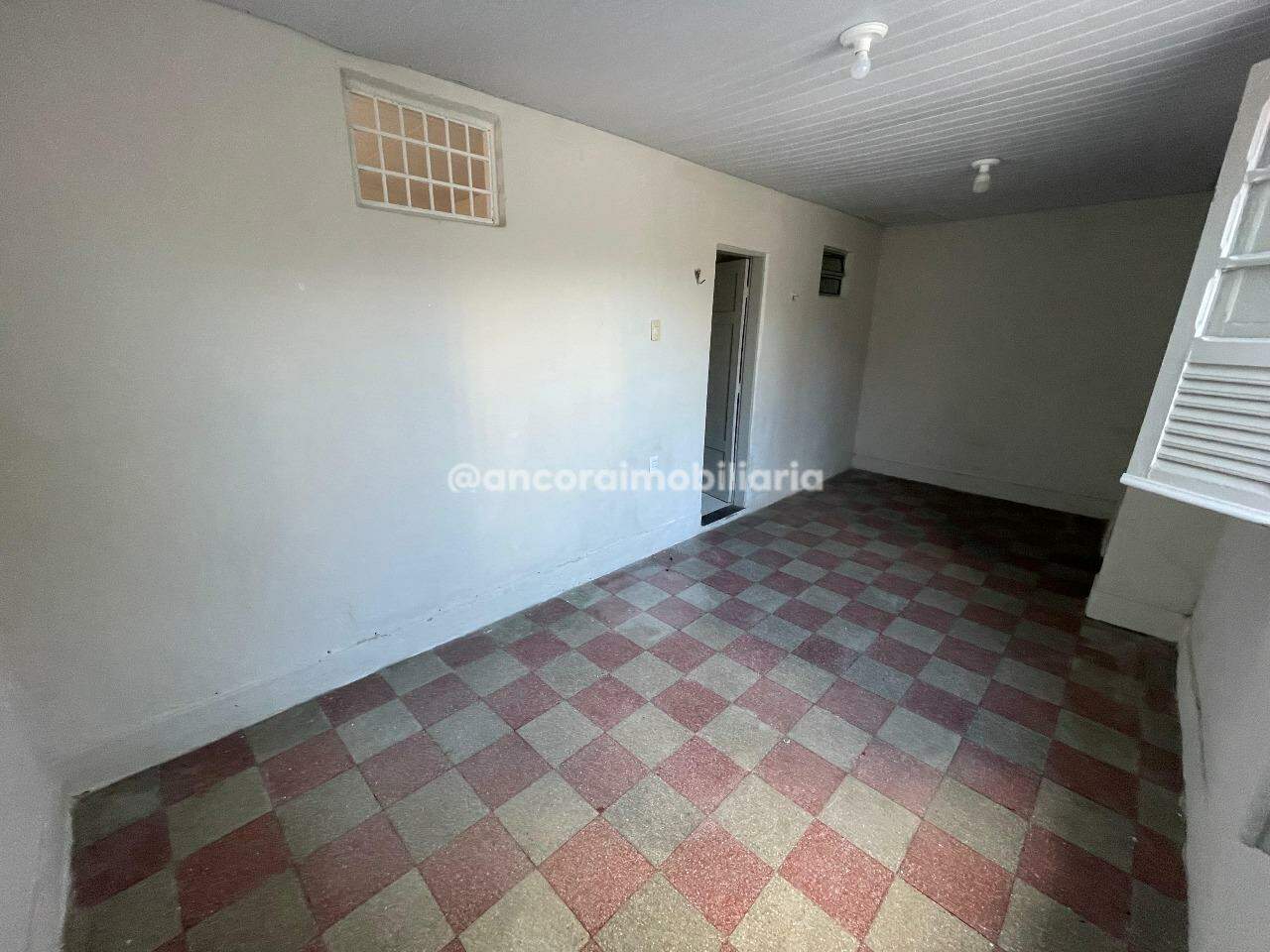 Casa para aluguel no Encruzilhada: 