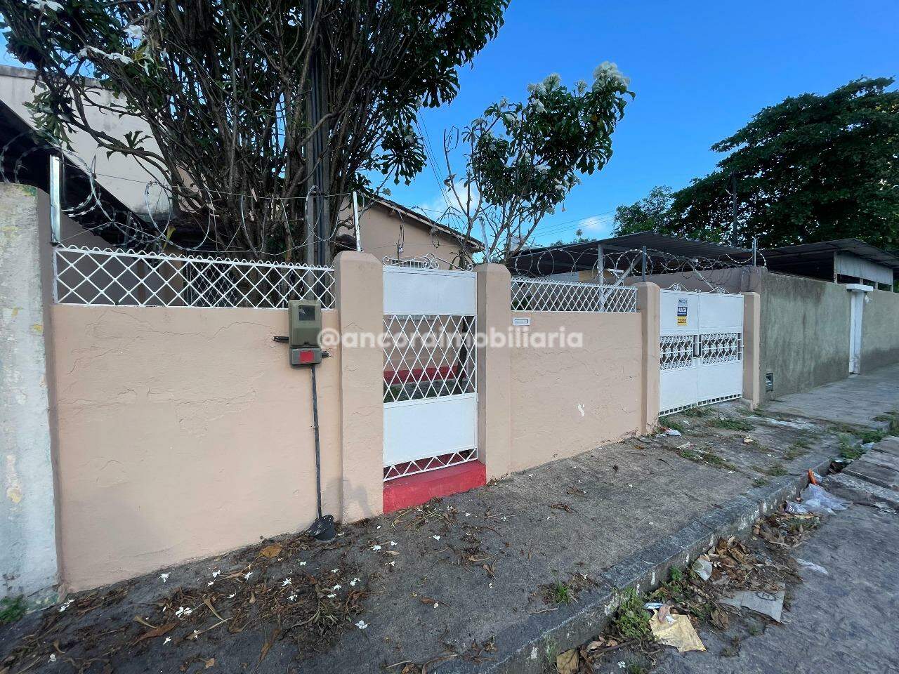Casa para aluguel no Encruzilhada: 