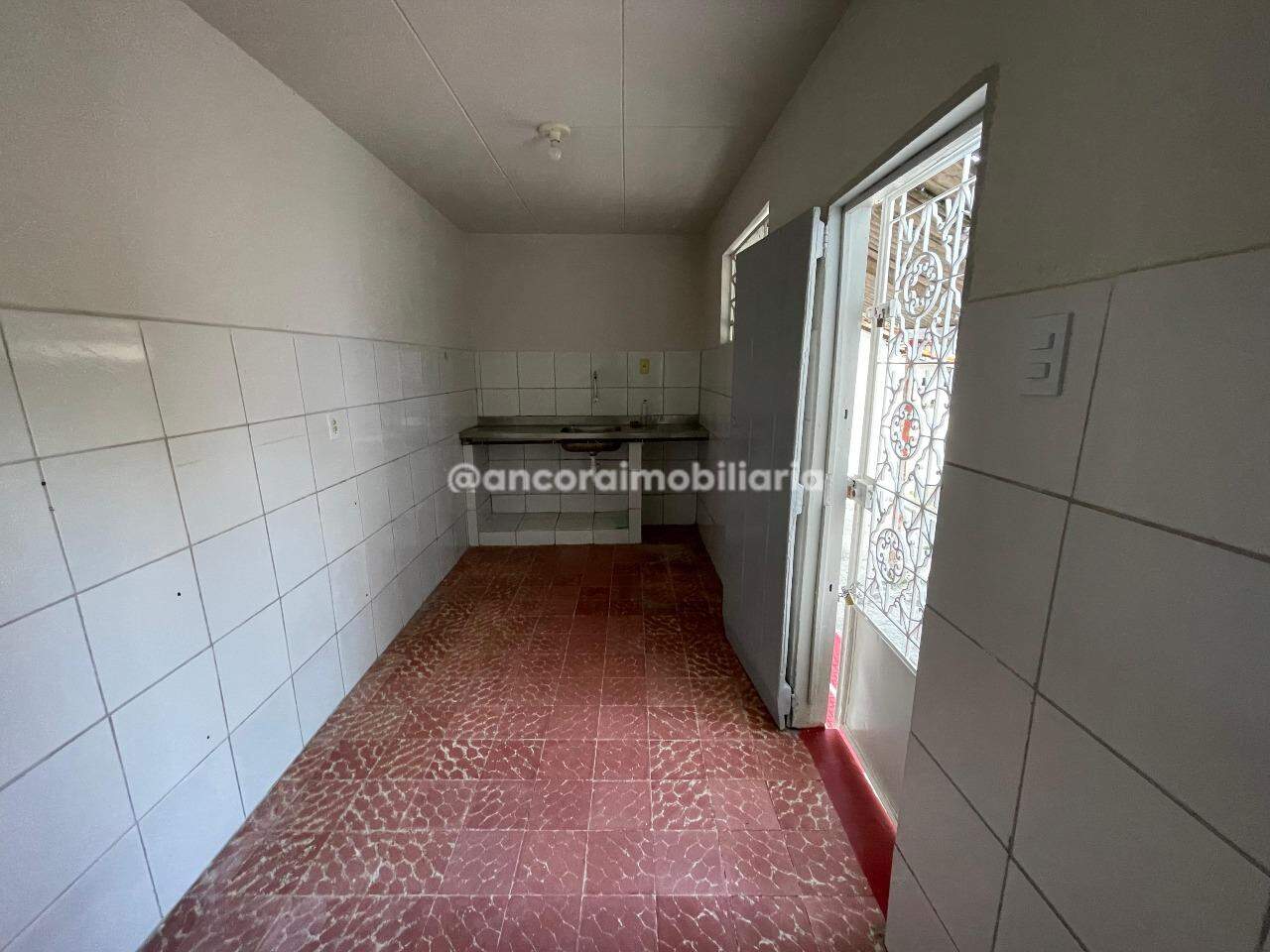 Casa para aluguel no Encruzilhada: 