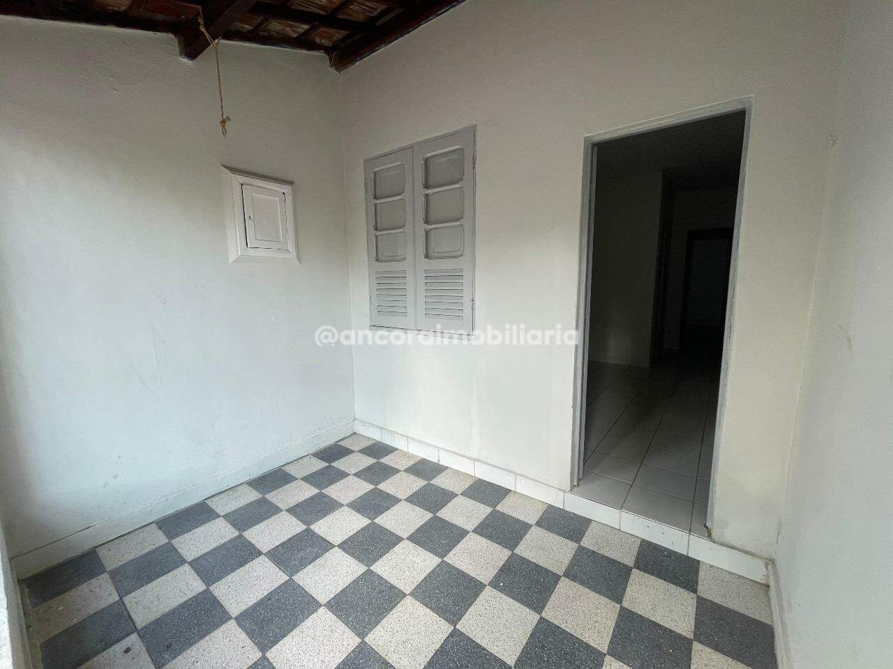 Casa para aluguel no Encruzilhada: 