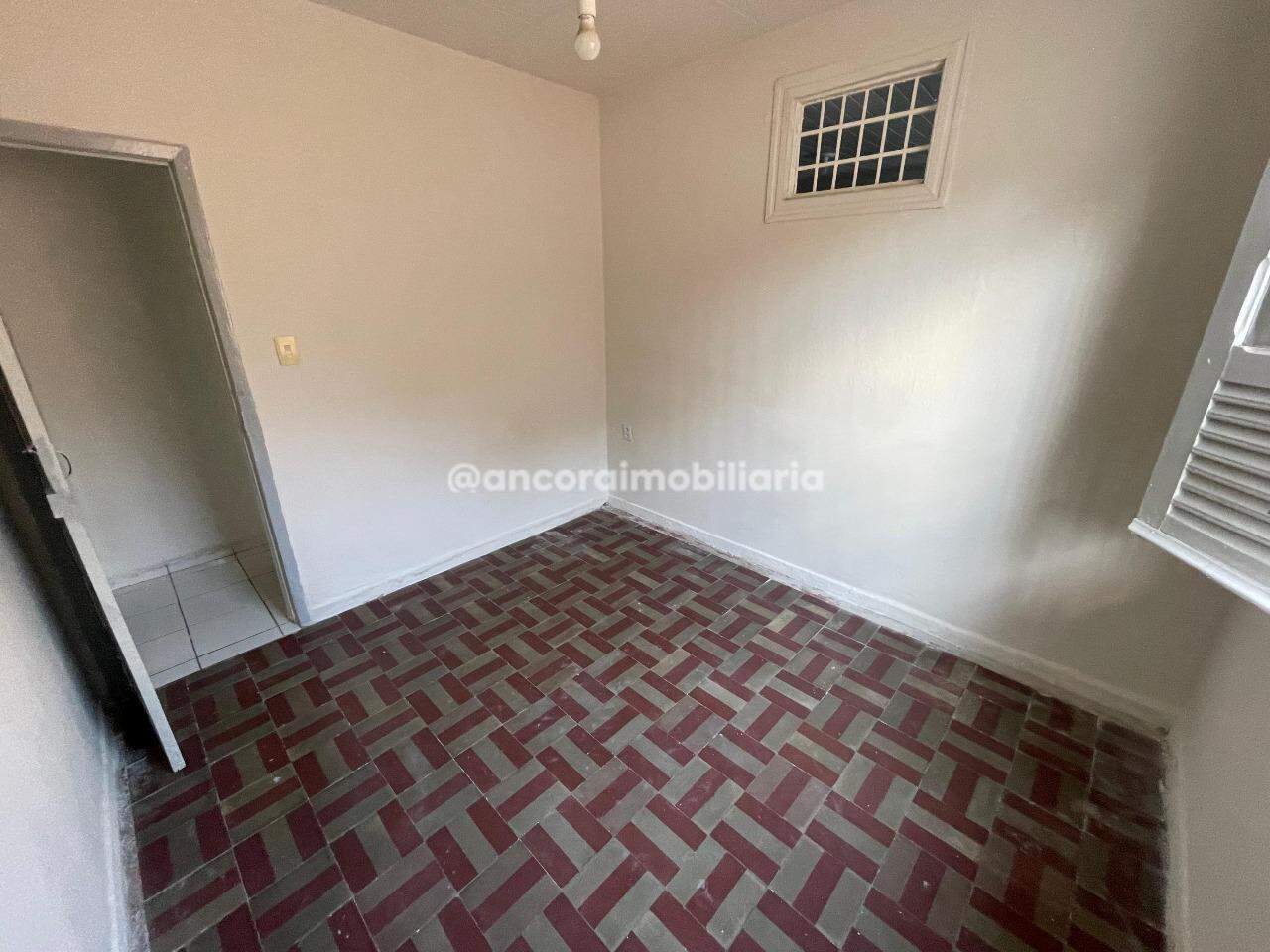 Casa para aluguel no Encruzilhada: 