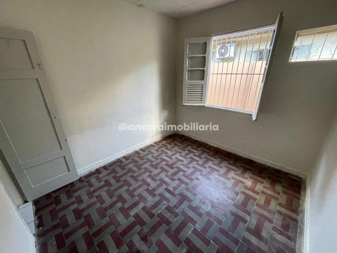 Casa para aluguel no Encruzilhada: 